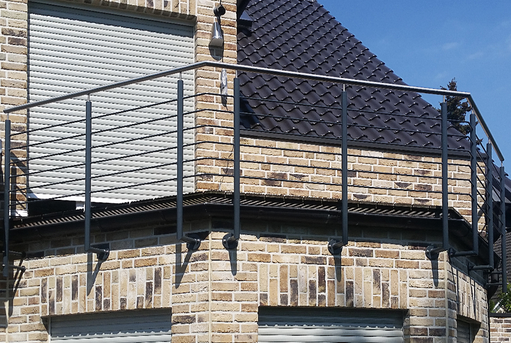 Für ein Einfamilienhaus wurde das pulverbeschichtete Geländer extra in anthrazit lackier