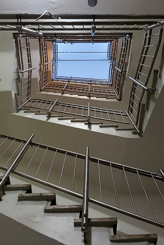 Großes Projekt für Wohnungsunternehmen, die gesamten Geländer-Konstruktionen sind vollständig von der Edelstahlschlosserei Nappenfeld aus Mühlheim hergestellt und nach statischen Erfordernissen geplant worden.