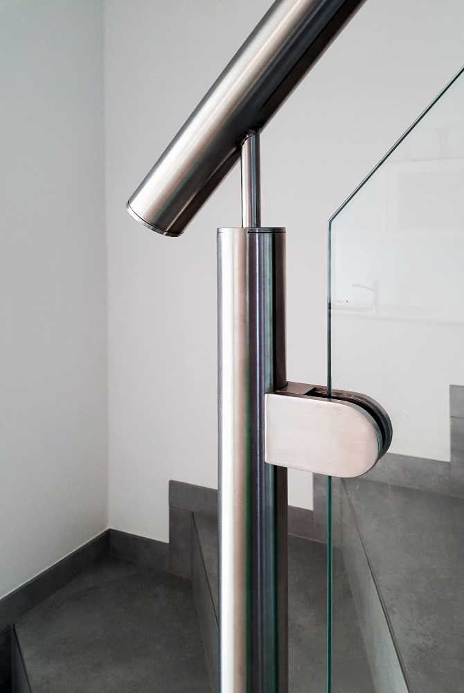 Düsseldorf: Treppe im coolen Look, konstruiert und eingebaut von der Edelstahlschlosserei Nappenfeld aus Mühlheim Düsseldorf: Treppe im coolen Look, konstruiert und eingebaut von der Edelstahlschlosserei Nappenfeld aus Mühlheim