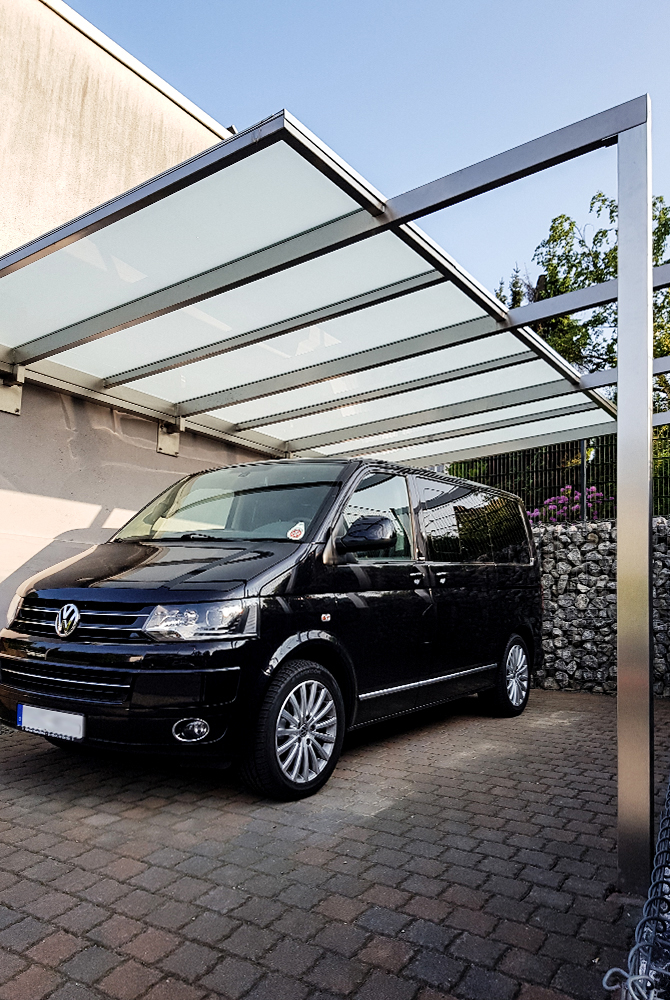 Neuer Carport in Mülheim, geplant und realisiert von der Edelstahlschlosserei Nappenfeld aus Mühlheim