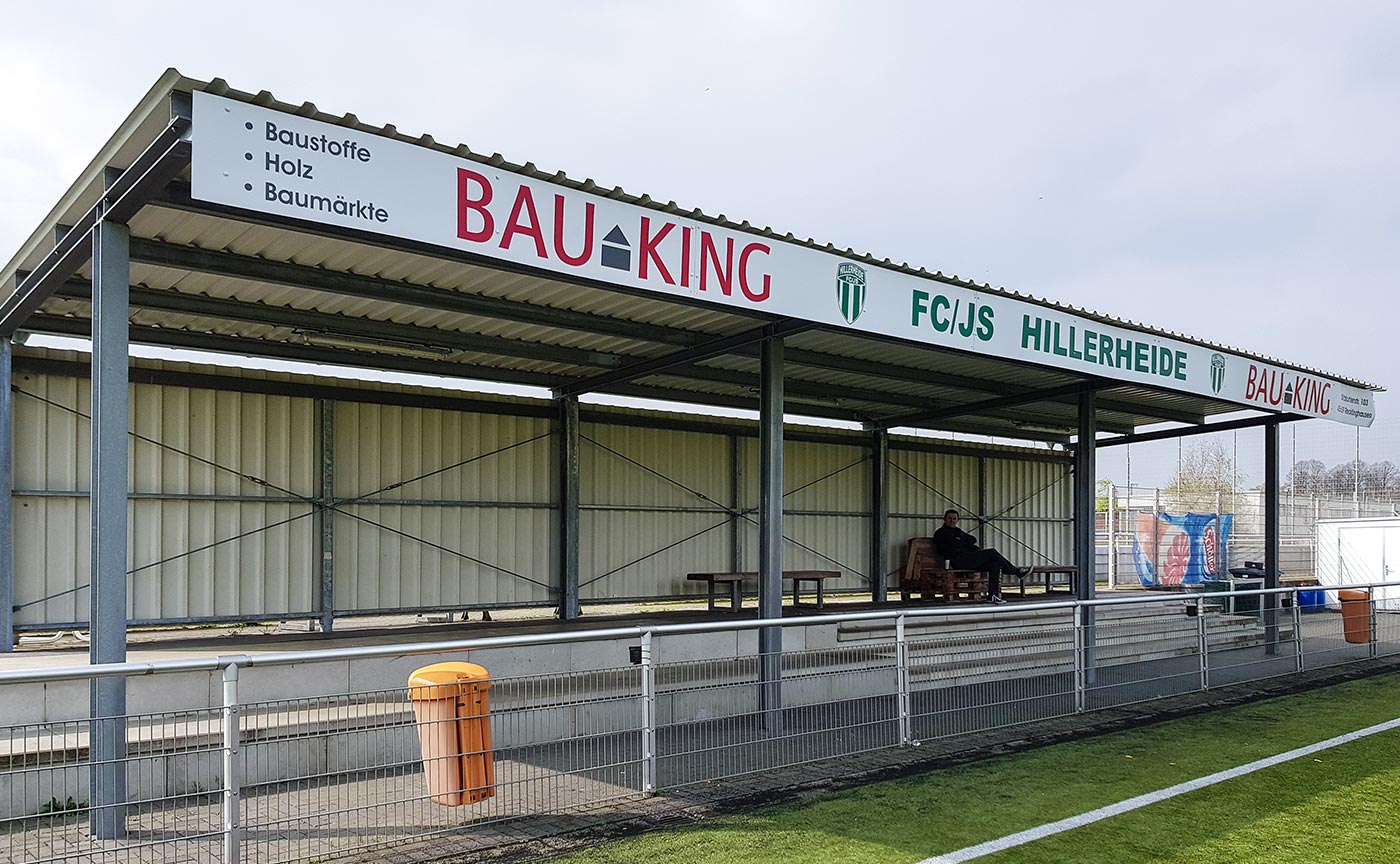 Edelstahlschlosserei Nappenfeld aus Mühlheim plant und baut Tribüne für Fußballverein in Recklinghausen