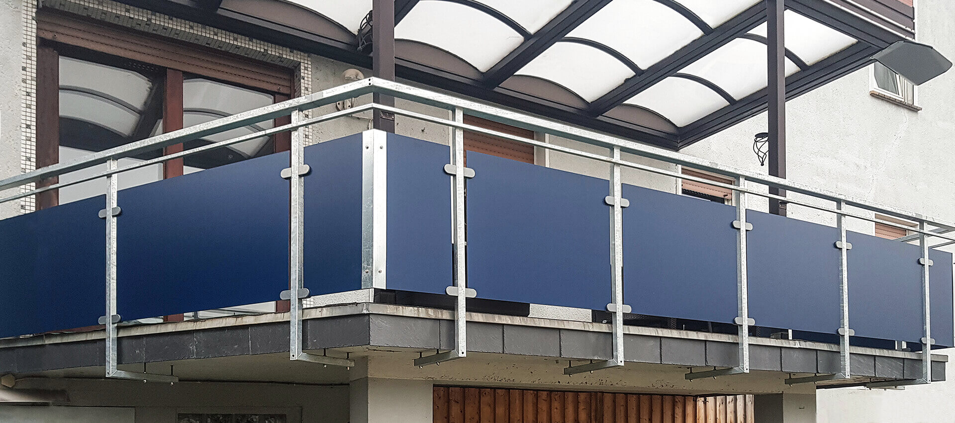Balkonbau für MFH in Bottrop: Planung, Fertigung und Montage von der Edelstahlschlosserei Nappenfeld aus Mühlheim