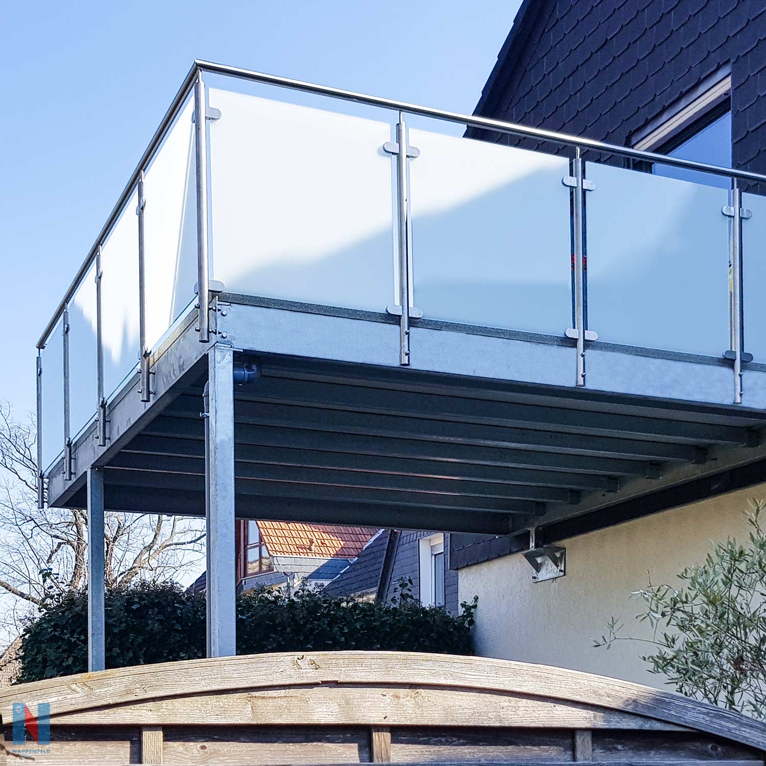 Neuer Balkon: Statik inklusive in Essen, entworfen und gebaut von der Edelstahlschlosserei Nappenfeld aus Mühlheim
