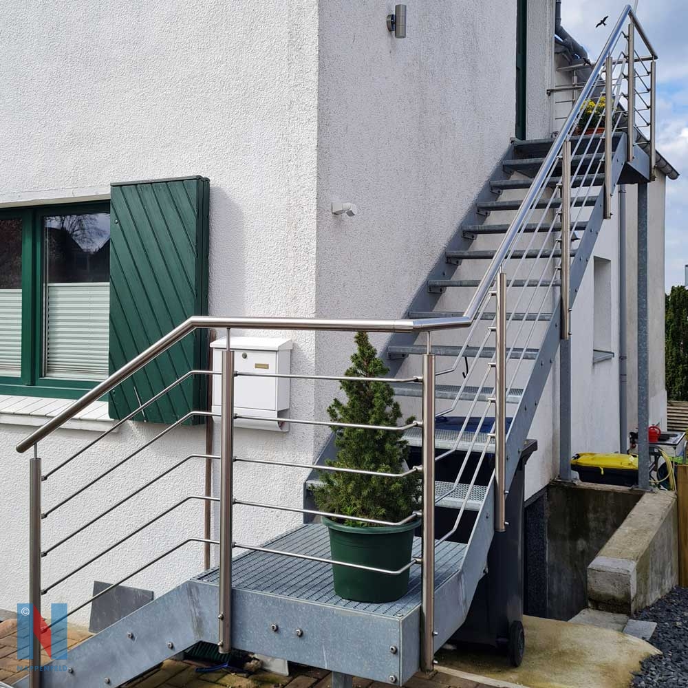 OUTDOOR Unsere Metallbauer bauen Fluchtwege in Essen, gebaut und umgesetzt von der Edelstahlschlosserei Nappenfeld aus Mülheim