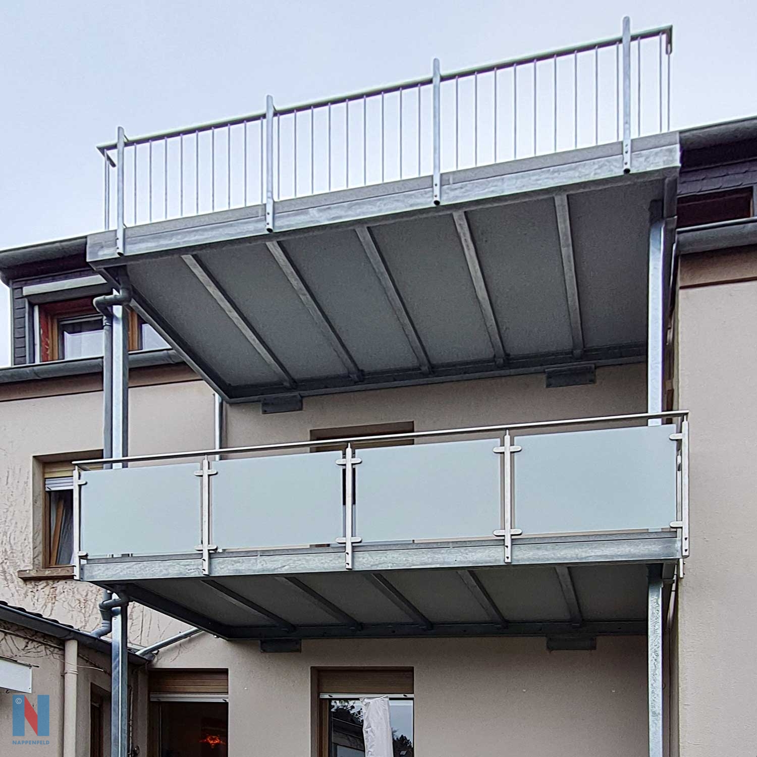 Besonderer Balkonbau in Essen, gebaut und umgesetzt von der Edelstahlschlosserei Nappenfeld aus Mülheim