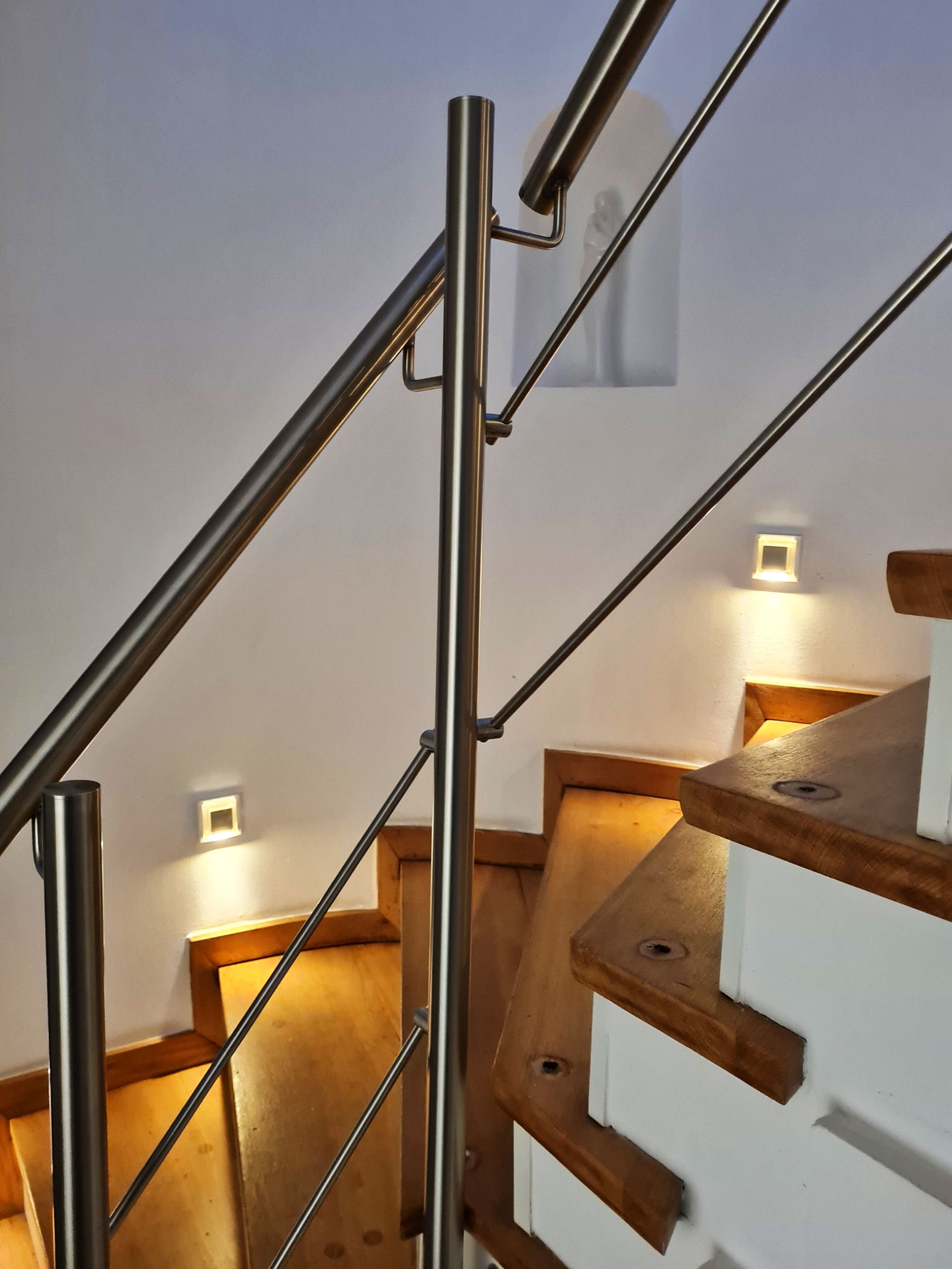 Treppengeländer in Einfamilienhaus ausgetauscht, ausgeführt von der Edelstahlschlosserei Nappenfeld aus Mühlheim