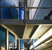 Edelstahlschlosserei Nappenfeld fertigte in Essen-Kettwig für eines der Wasserwerke von RWW eine stationäre Arbeitsbühne aus verzinktem Stahl