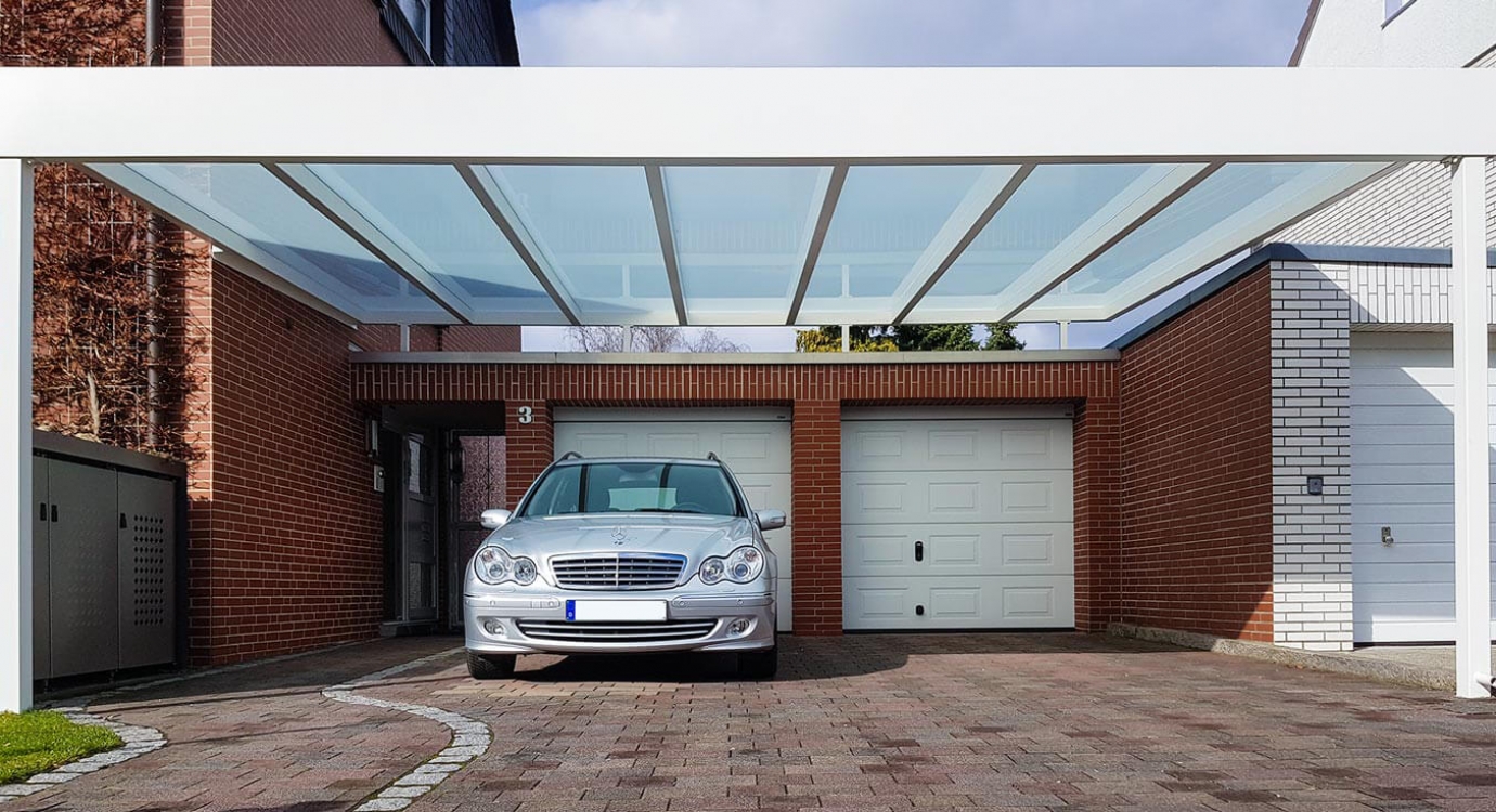 In Gelsenkirchen konstruierte die Edelstahlschlosserei Nappenfeld aus Mühlheim einen weißen, 6 x 9 m großen Carport