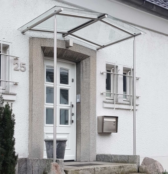 Vordach aus Glas und Edelstahl in Ratingen