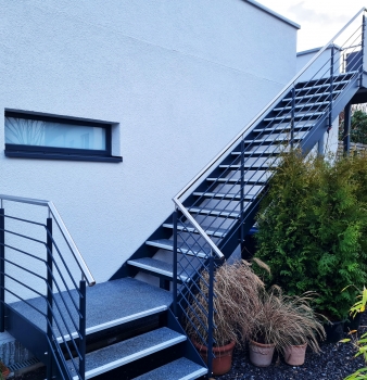 Neue Treppe zur neuen Wohnung