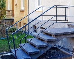 Geländer für freistehende Treppe