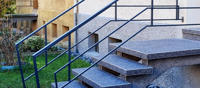 Geländer für freistehende Treppe