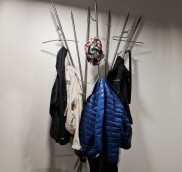 Edelstahlschlosserei Nappenfeld kreiet besonderes Einzelstück individuell nach Wunsch eine Garderobe in Wesel