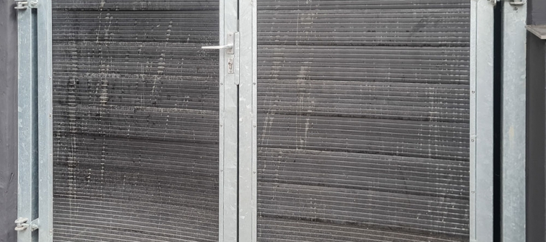 Verzinkte Tür-Anlage mit WPC-Verkleidung in Essen