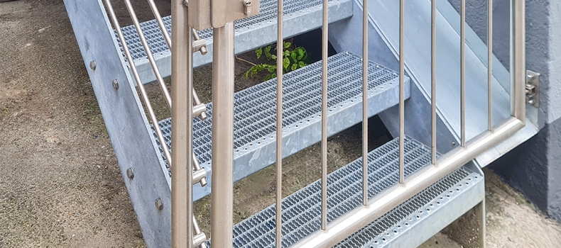 Außentreppe mit Toranlage in Essen