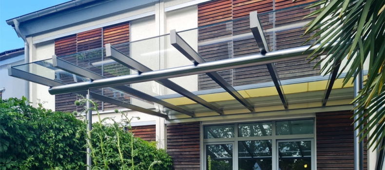 Terrassenvordach mit Sonnenschutz in Düsseldorf