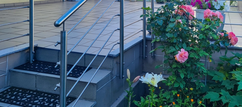 Edelstahlgeländer für Terrasse in Ratingen mit seitlicher Montage
