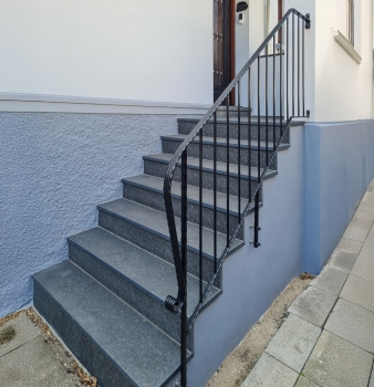 Schmiedegeländer für Eingangstreppe in Mülheim