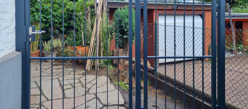 Pulverbeschichtetes Tor in Mülheim an der Ruhr montiert