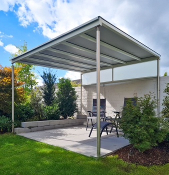 Edelstahl-Überdachung in Ratingen – bereit für den Sommer