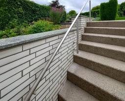 Zugang zum Keller: Edelstahl-Handlauf in Mülheim an der Ruhr