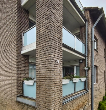 Wandmontage: Edelstahl-Glasgeländer in Oberhausen