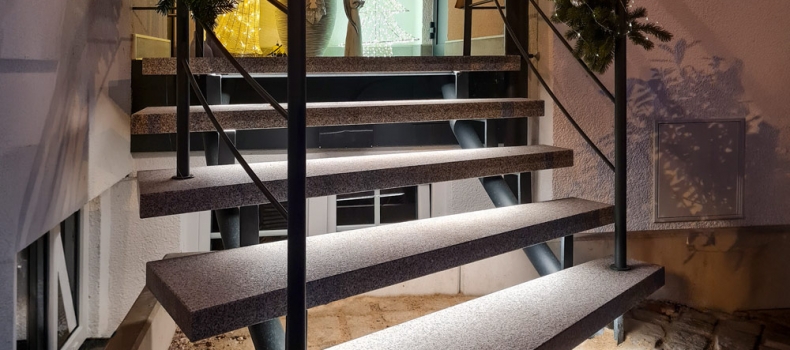 Einzelanfertigung: Treppe mit Edelstahl-Geländer in Duisburg