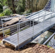 Stahlbrücken-Bau in Kettwig gefertigt und montiert von der Edelstahlschlosserei Nappenfeld aus Mühlheim