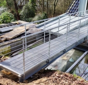 Stahlbrücken-Bau in Kettwig gefertigt und montiert von der Edelstahlschlosserei Nappenfeld aus Mühlheim