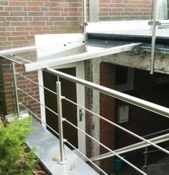 All in One: Terrasse mit Vordach