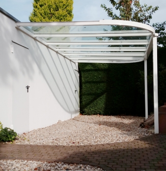 Besonderer Carport