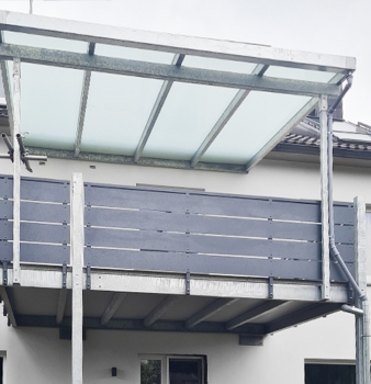 Balkon mit integriertem Vordach in Mülheim an der Ruhr