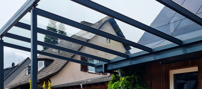 Großes Vordach für Wohnhaus in Moers