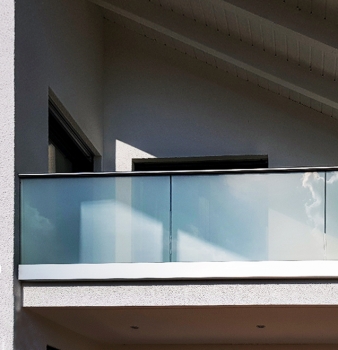 Balkongeländer aus Glas