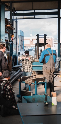 So sieht der Arbeitsplatz bei der Edelstahlschlosserei Nappenfeld aus Mühlheim aus