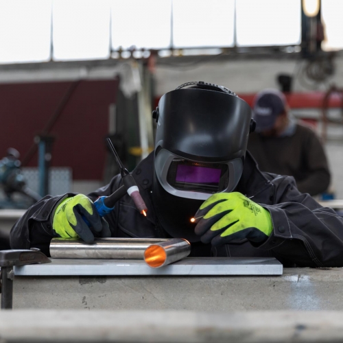 Die Edelstahlschlosserei Nappenfeld aus Mühlheim informiert dich gerne über den Beruf des Metallbauers und klärt Fragen